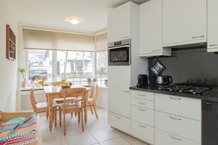 Foto 15 van Van Meerbeekstraat 8