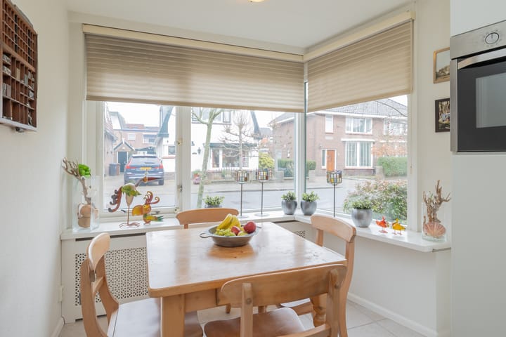 Foto 16 van Van Meerbeekstraat 8