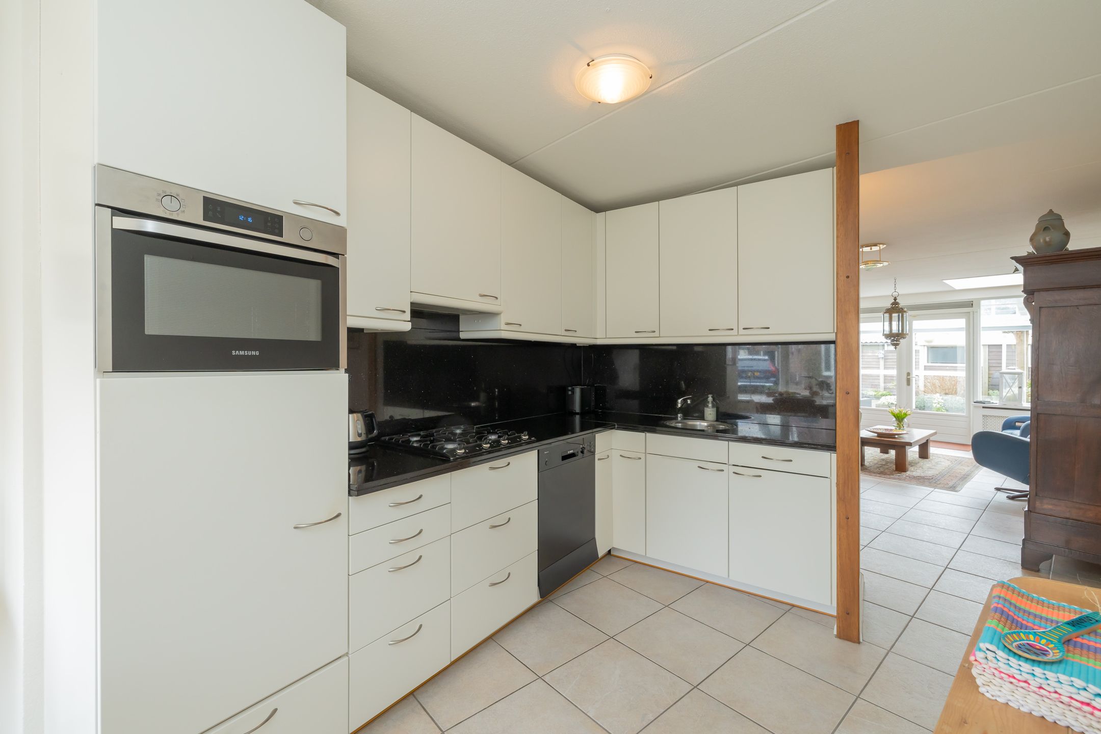 Foto 18 van Van Meerbeekstraat 8