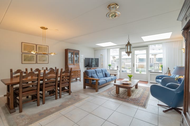 Foto 19 van Van Meerbeekstraat 8