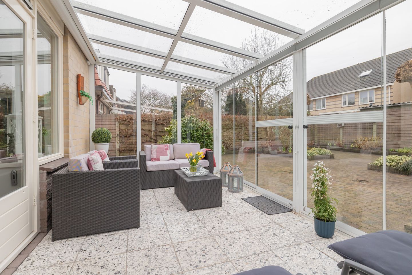 Foto 20 van Van Meerbeekstraat 8