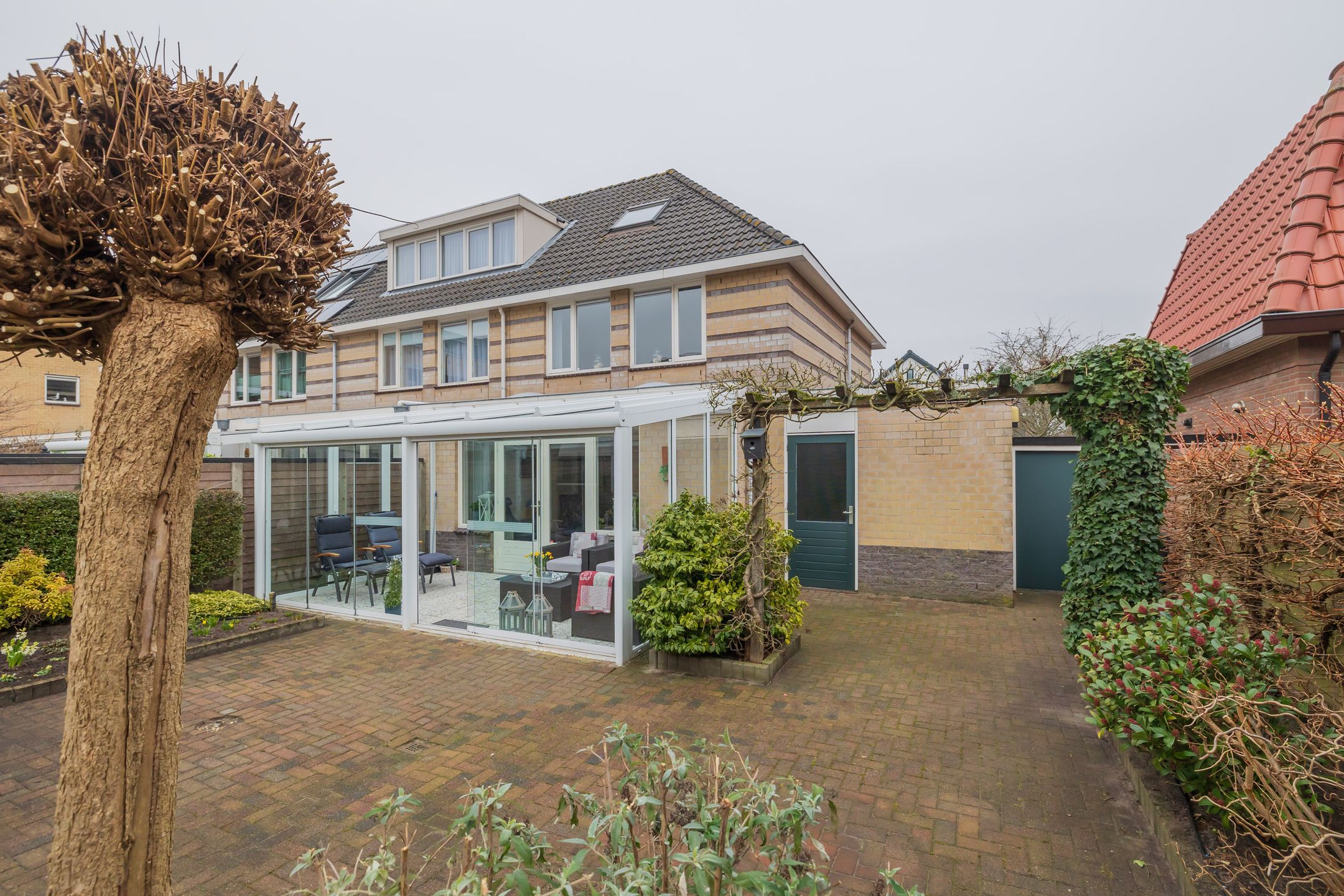 Foto 27 van Van Meerbeekstraat 8