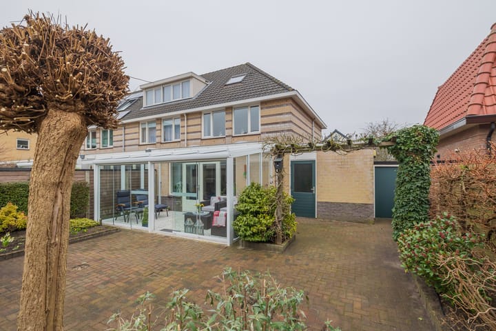 Foto 27 van Van Meerbeekstraat 8