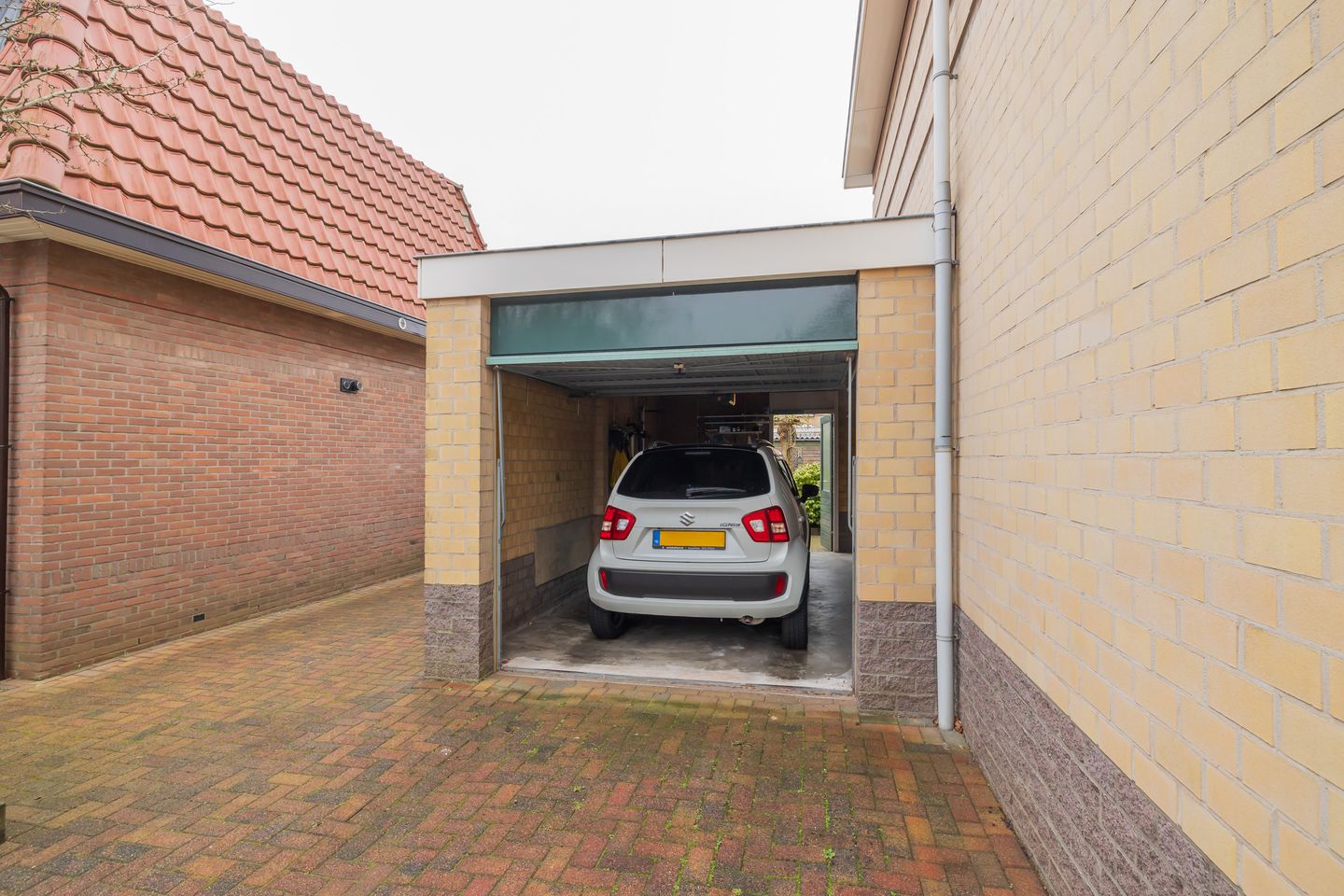 Foto 35 van Van Meerbeekstraat 8