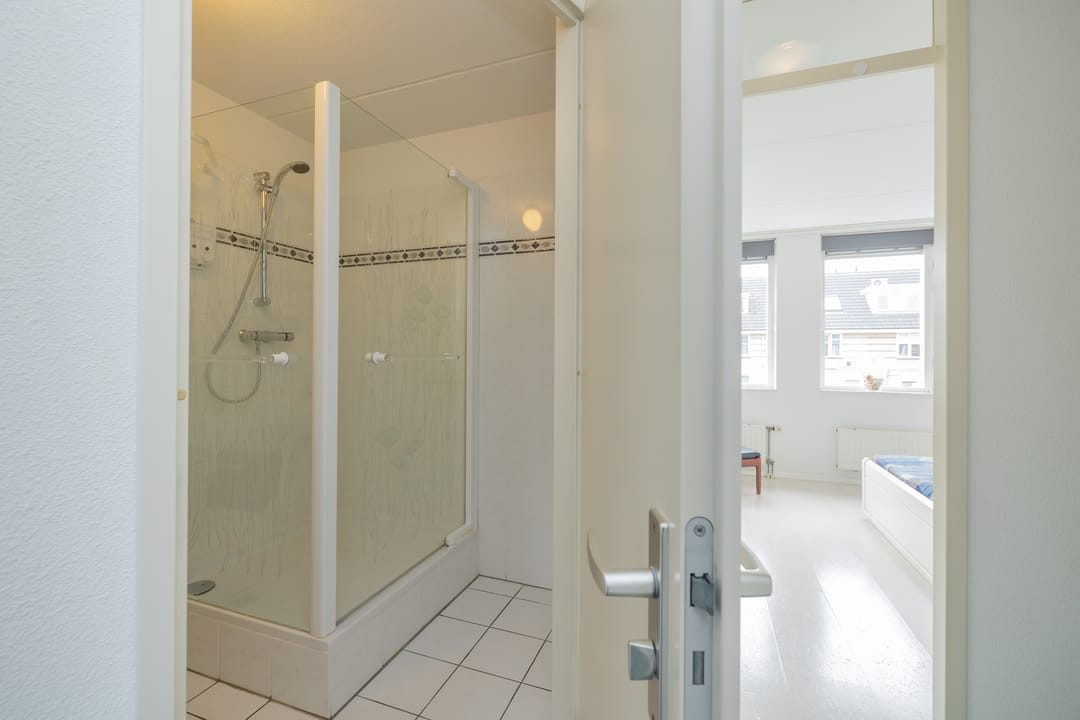 Foto 46 van Van Meerbeekstraat 8