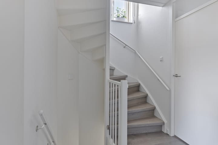 Photo 17 of Admiraal Helfrichstraat 31