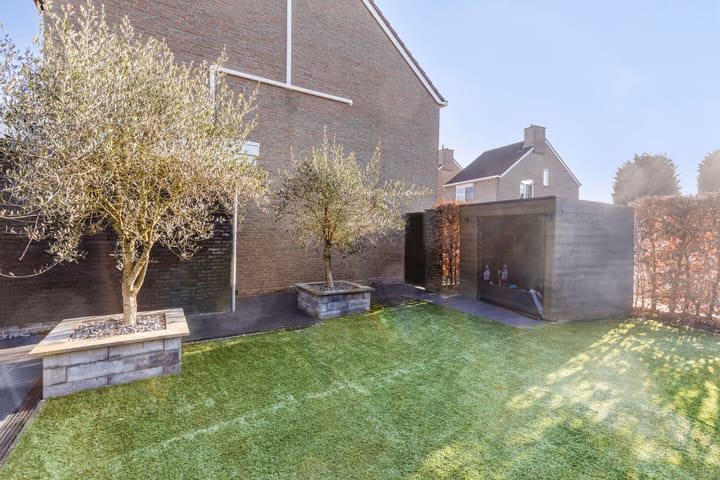 Photo 33 of Admiraal Helfrichstraat 31