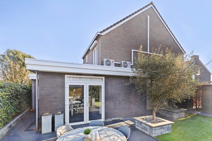 Photo 35 of Admiraal Helfrichstraat 31