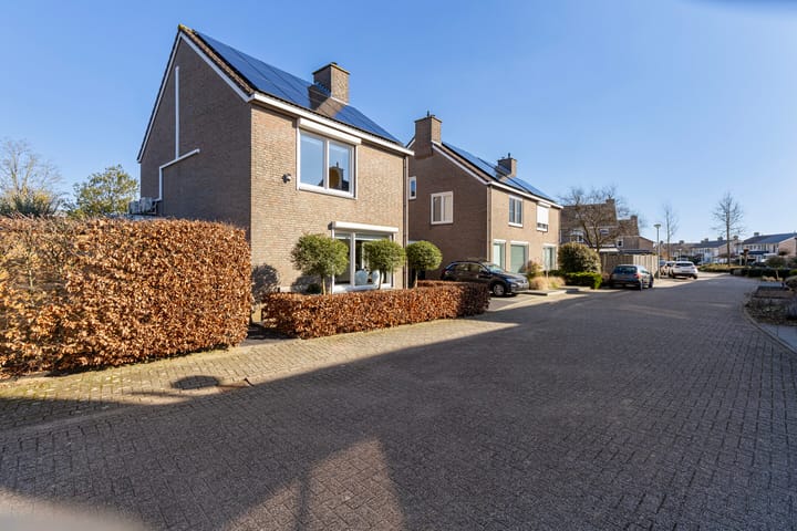 Photo 36 of Admiraal Helfrichstraat 31