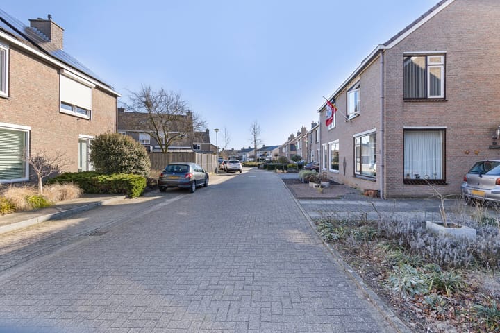 Photo 37 of Admiraal Helfrichstraat 31