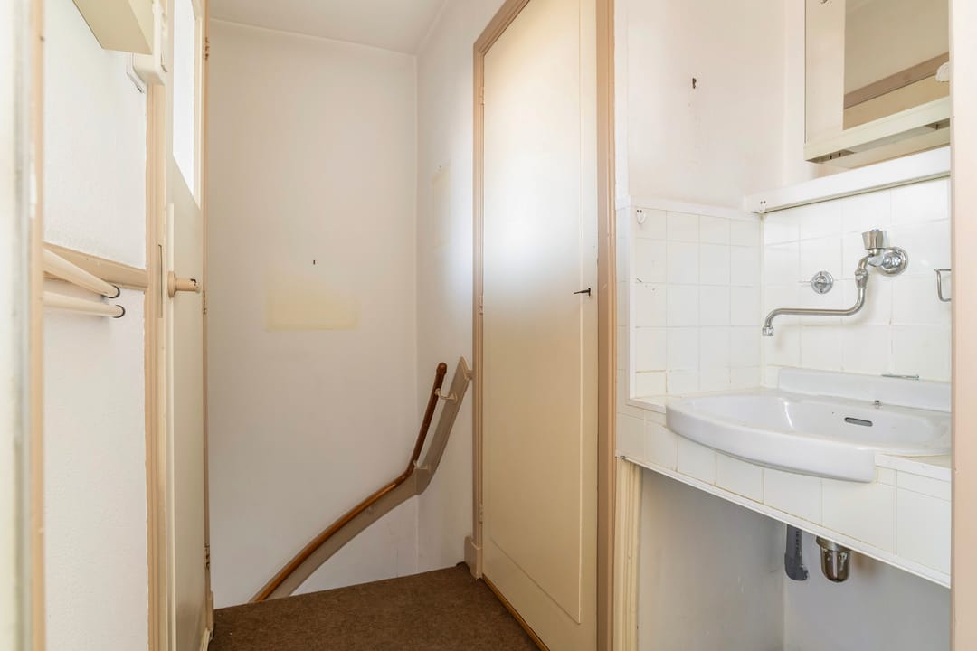 Photo 8 of Jan Willem Frisostraat 18-A