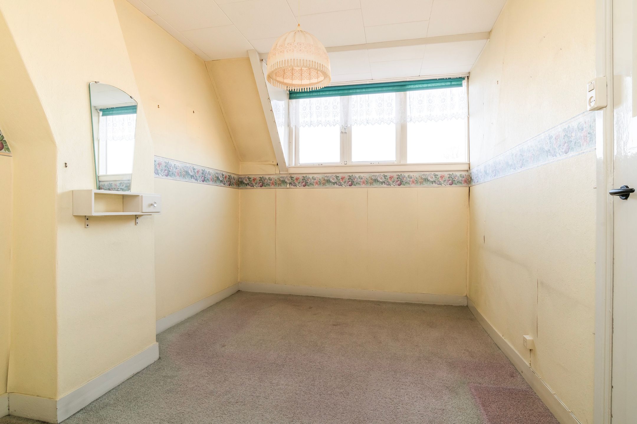 Photo 9 of Jan Willem Frisostraat 18-A