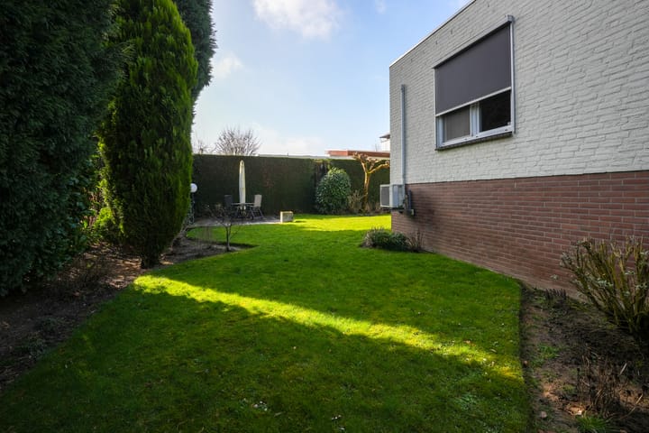 Foto 32 van Debijestraat 17