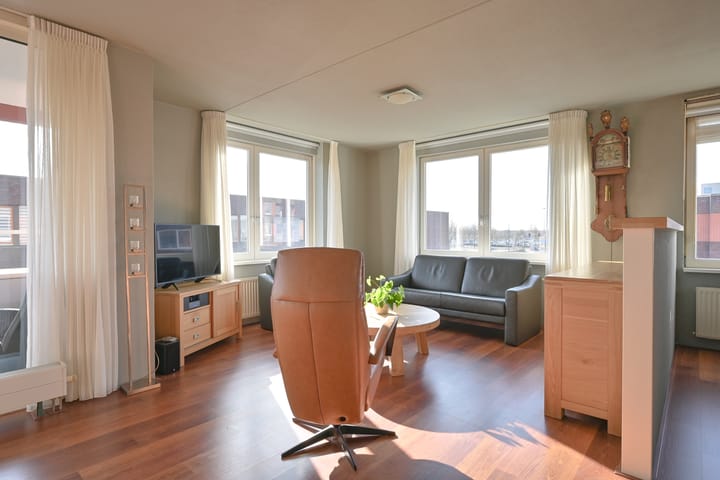 Foto 19 van Karbeel 45