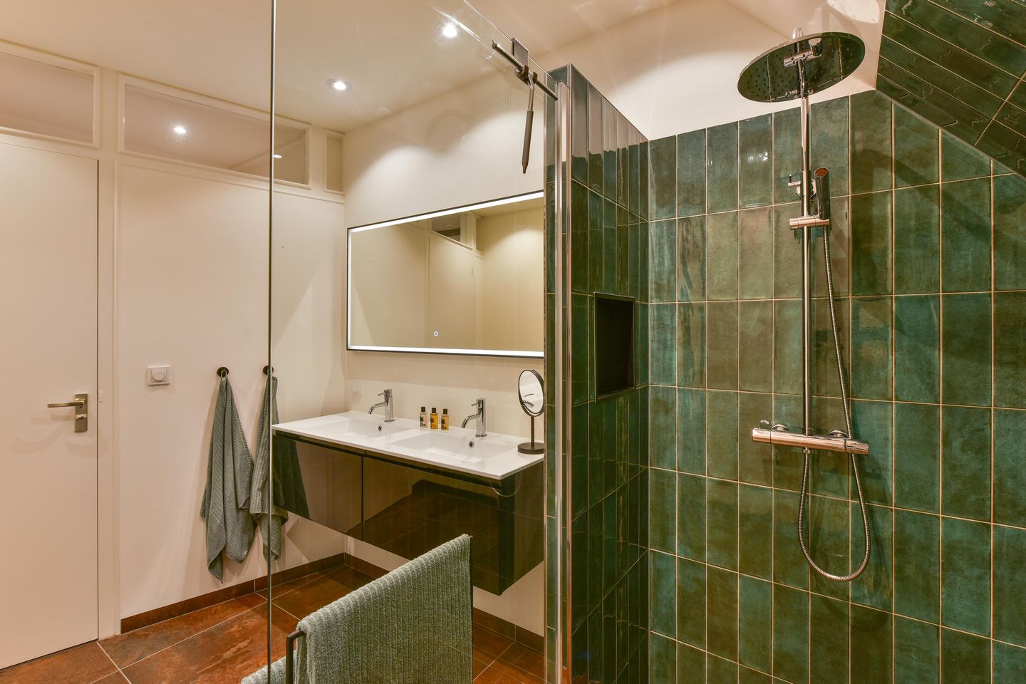 Photo 34 of Heulstraat 5