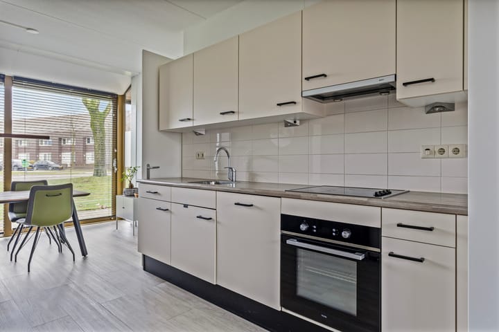 Photo 3 of Leonardstraat 191