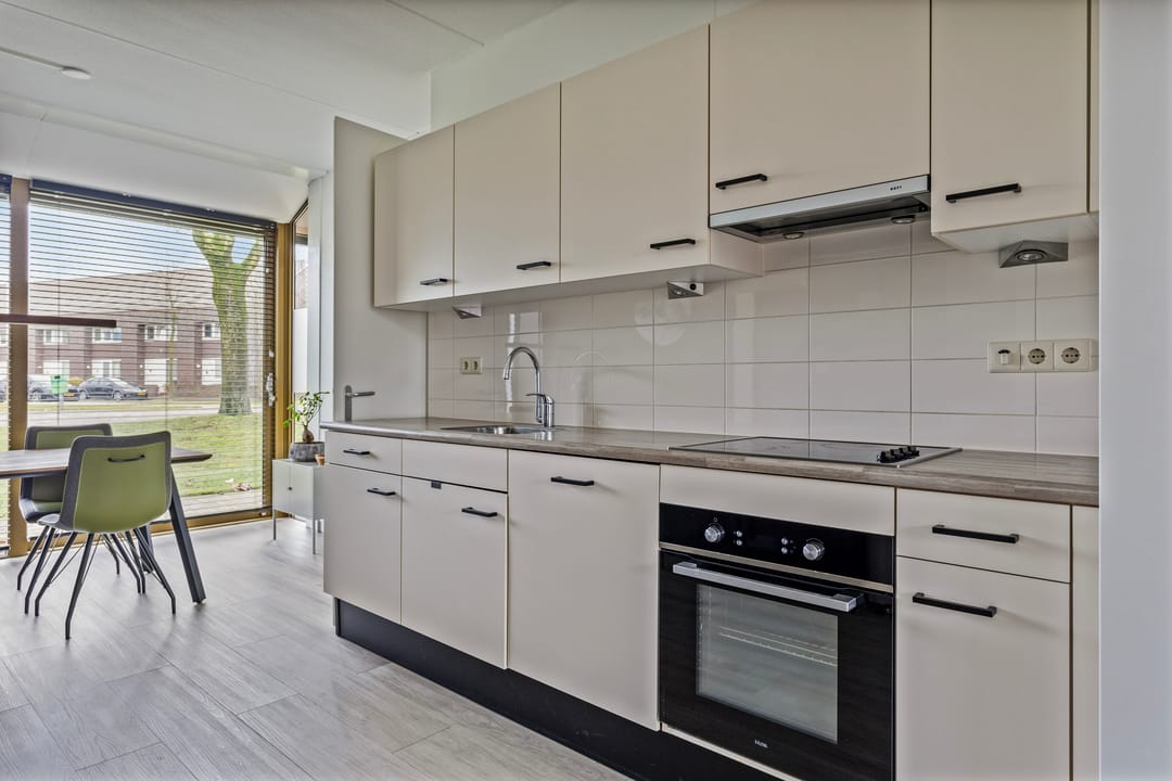 Photo 11 of Leonardstraat 191