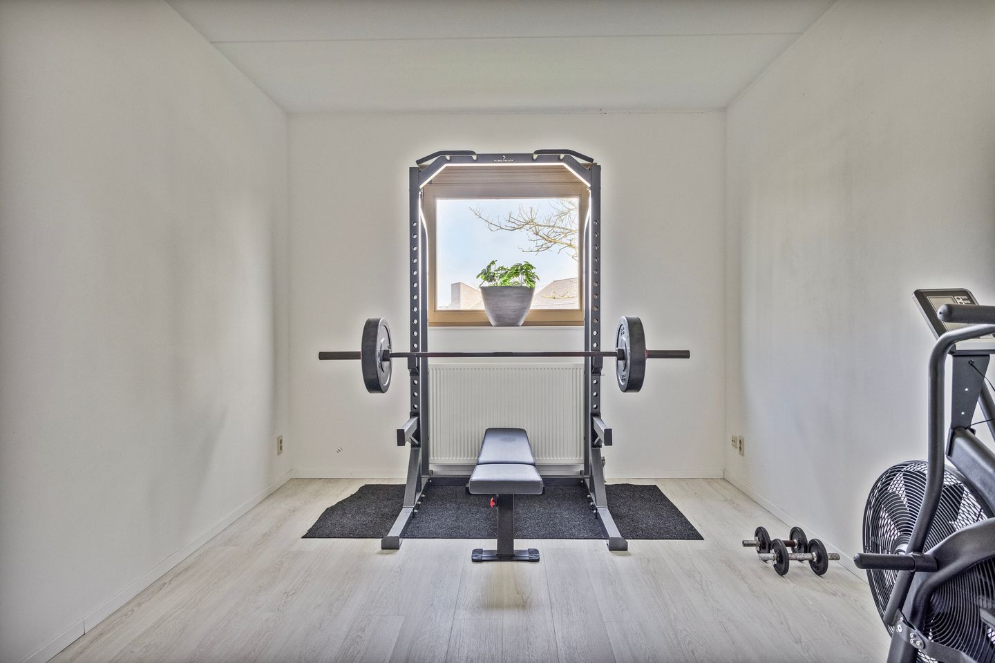 Photo 19 of Leonardstraat 191