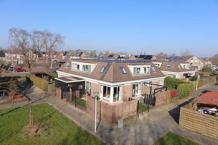 Foto 1 van Wilgeroosje 18