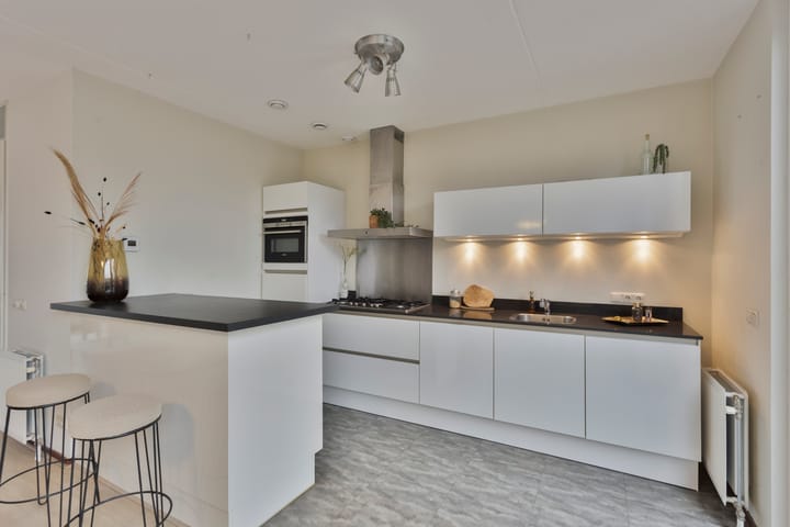 Foto 13 van van Vollenhovenstraat 33