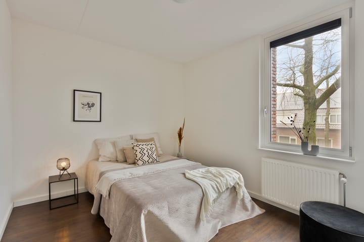 Foto 21 van van Vollenhovenstraat 33