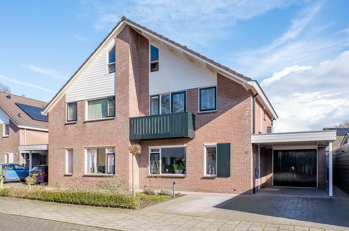 Foto 1 van Pieter Bruegelstraat 1