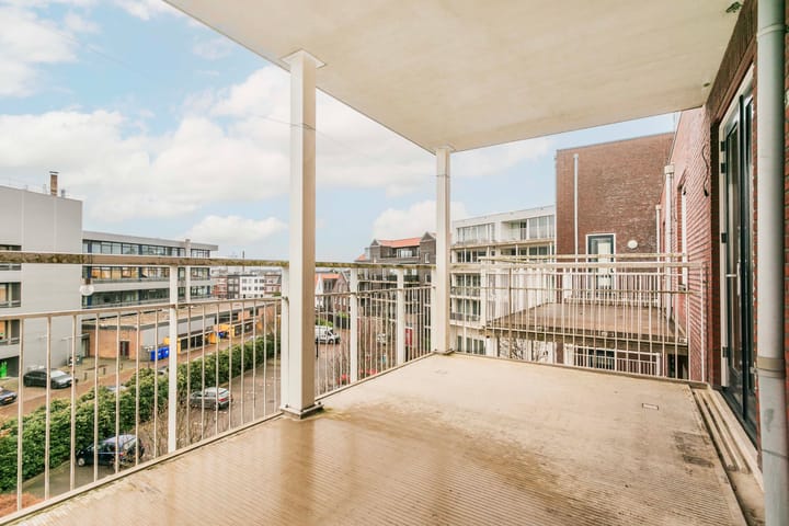 Foto 21 van J. Homan van der Heideplein 60