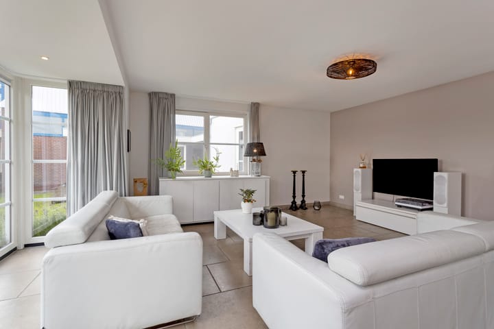 Foto 13 van Julianalaan 61