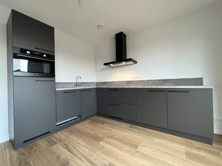 Photo 3 of Edward Poppelaan 12-O