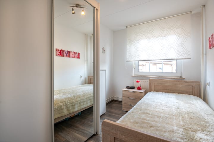 Foto 15 van Burg.Franssenstraat 11