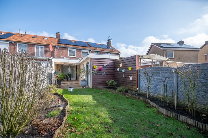 Foto 22 van Burg.Franssenstraat 11