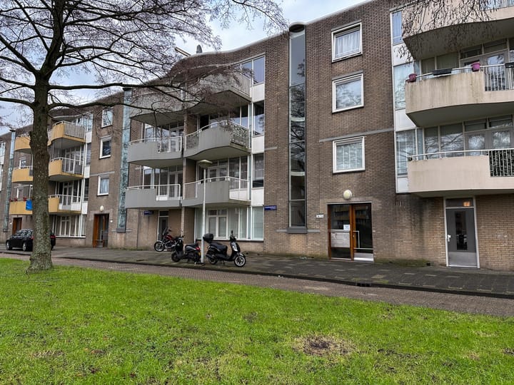 Foto 1 van Staverdenplein 34