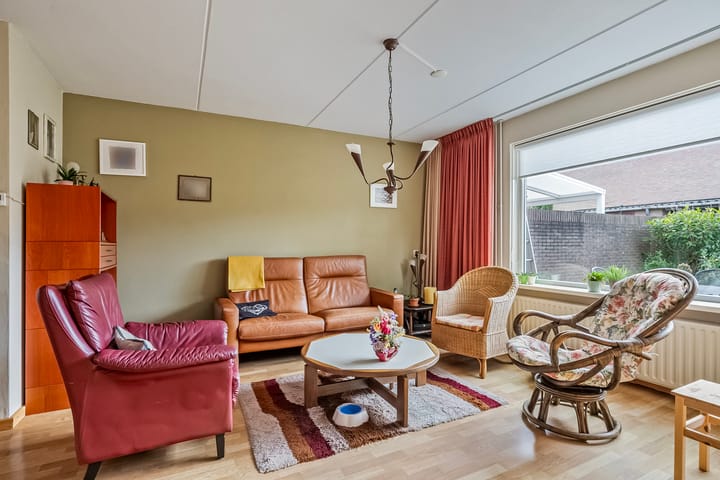 Foto 2 van Van Tussenbroekstraat 16