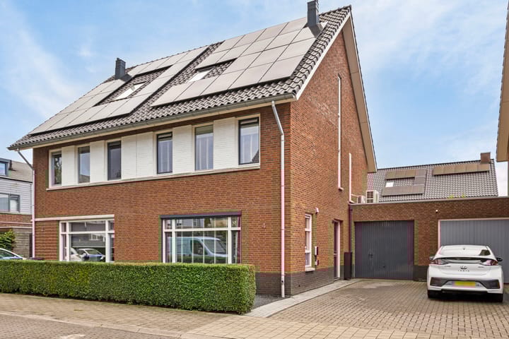 Koopwoningen - huizen te koop in [Funda]