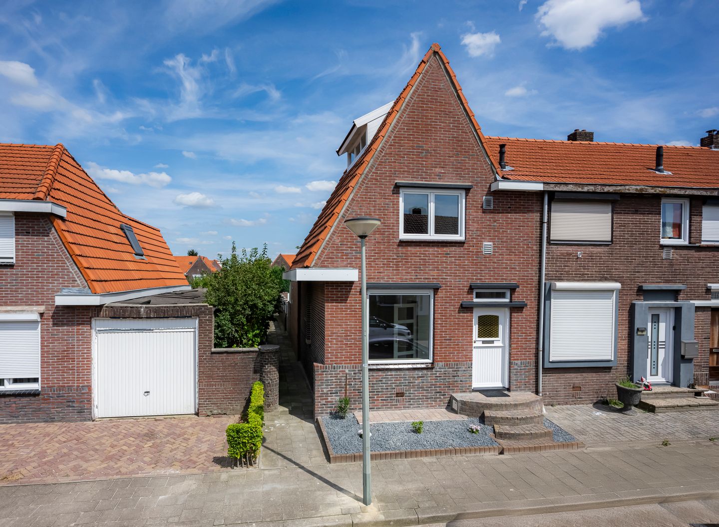 Foto 1 van H. Roland Holststraat 7