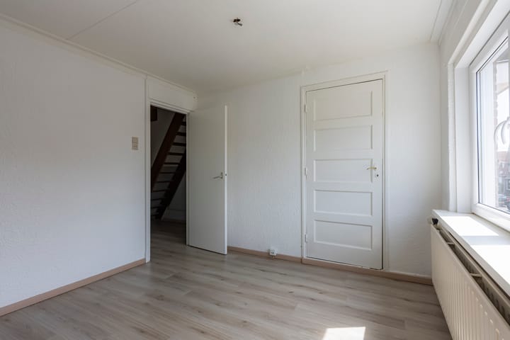 Photo 14 of H. Roland Holststraat 7