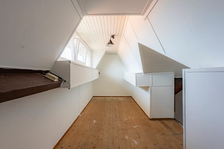 Photo 16 of H. Roland Holststraat 7