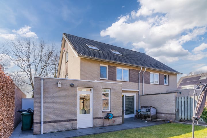 Foto 50 van Buseind 14