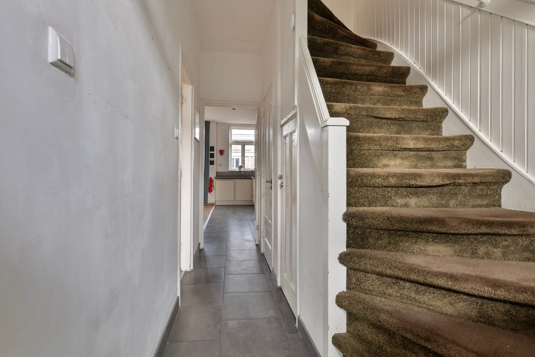 Photo 8 of Leliestraat 94