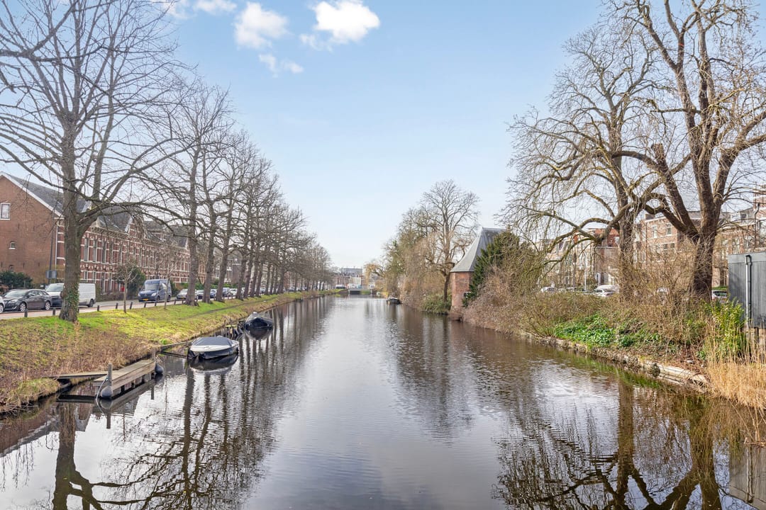 Photo 37 of Leliestraat 94