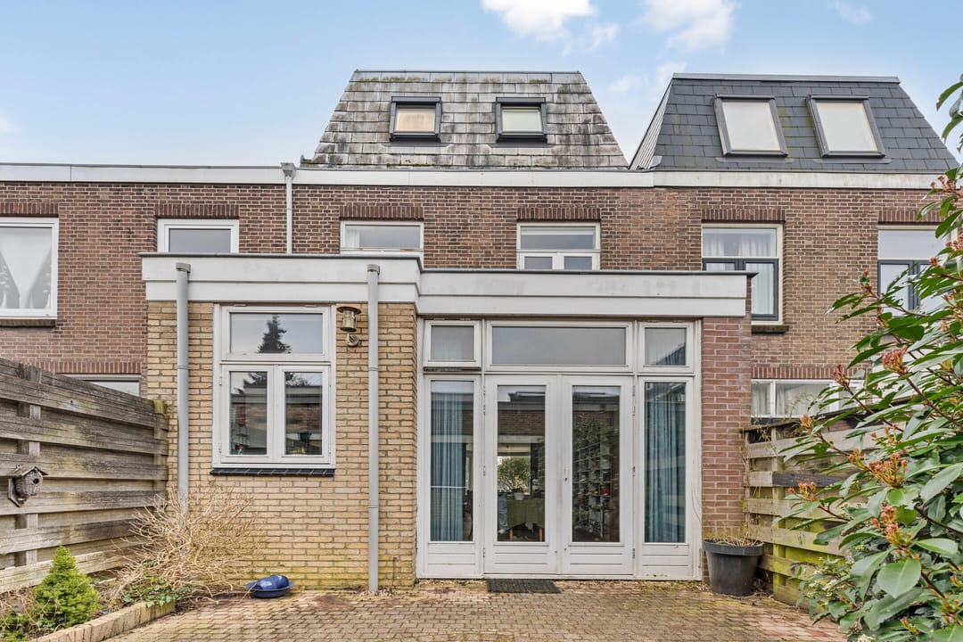 Photo 32 of Leliestraat 94