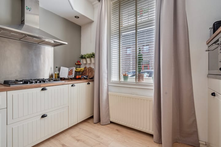 Foto 12 van Mathijs Heugenstraat 36