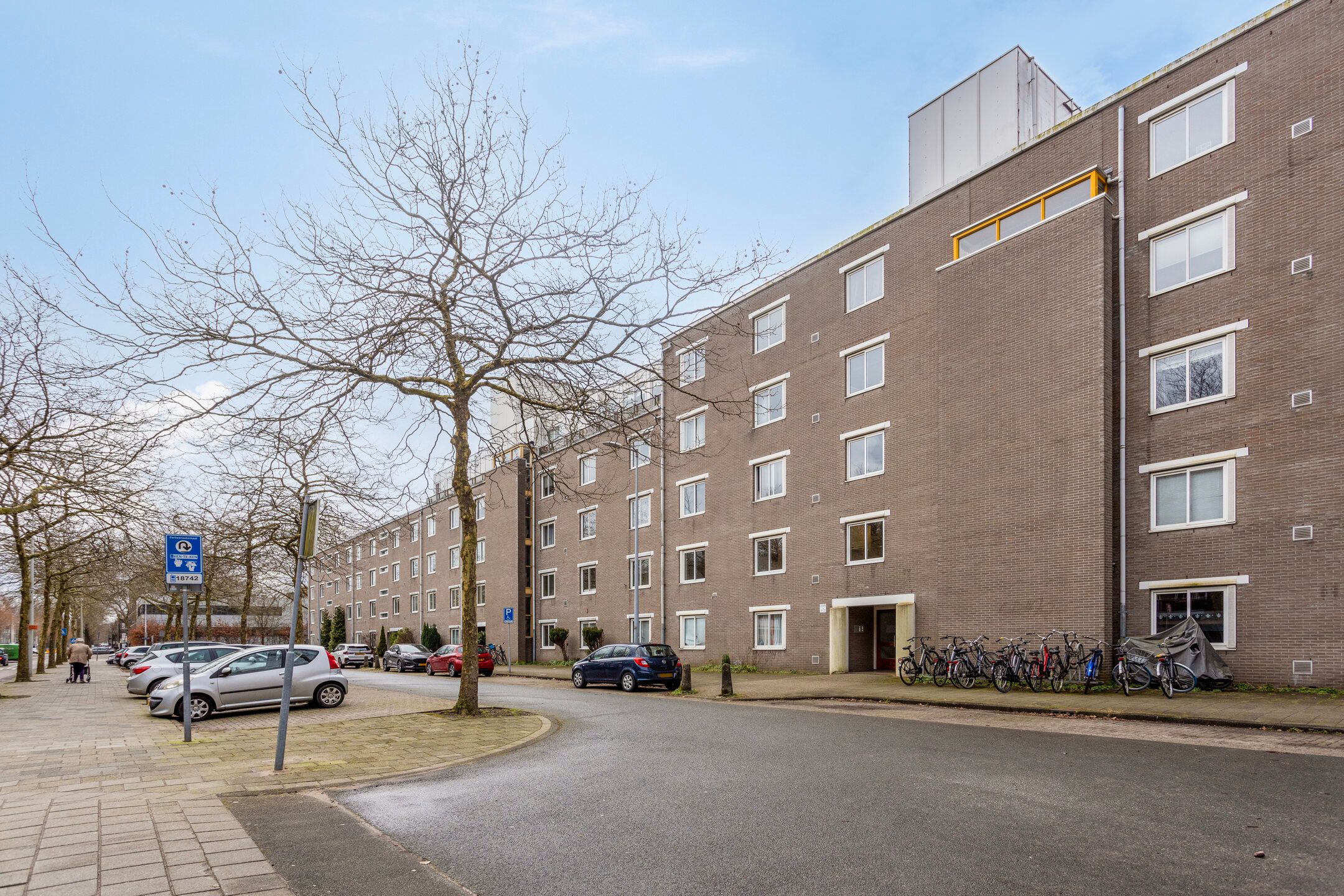 Photo 21 of Arent Janszoon Ernststraat 261