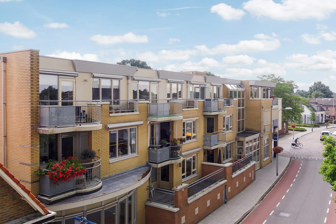 Foto 2 van Larenseweg 10-22