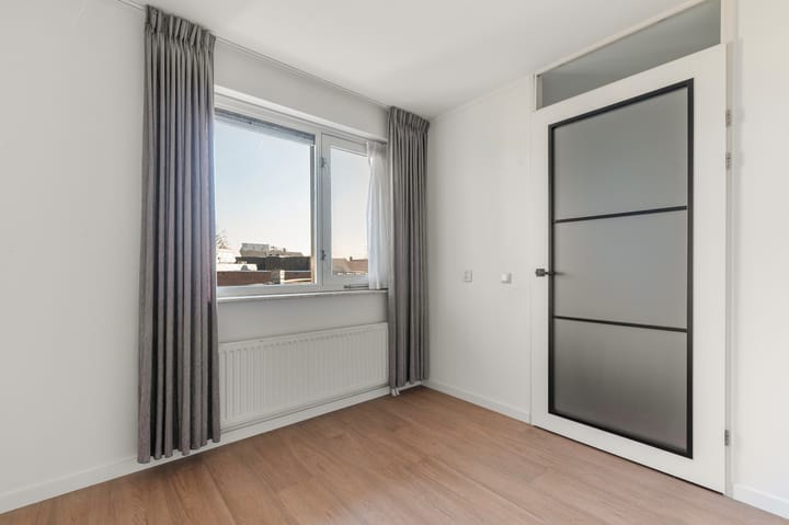 Foto 15 van Larenseweg 10-22