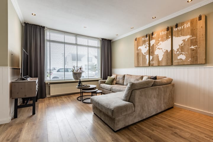 Photo 8 of Burgemeester van Loonstraat 18