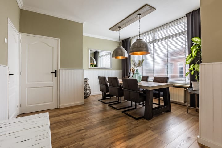 Photo 14 of Burgemeester van Loonstraat 18