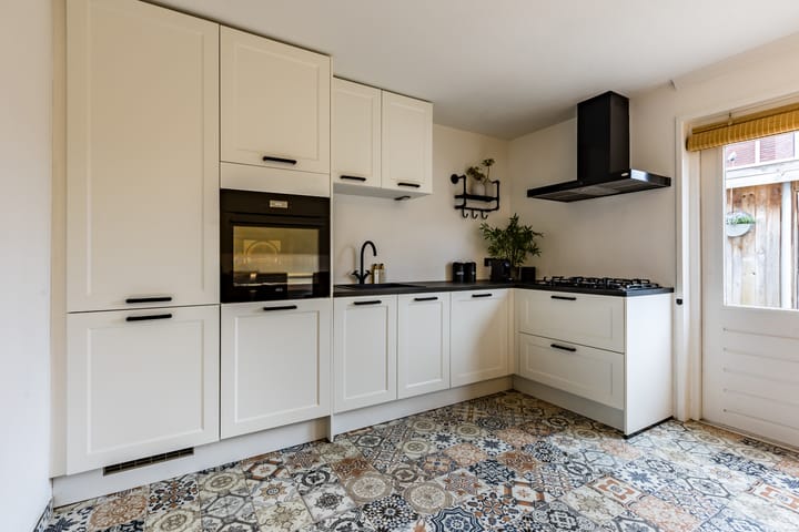 Photo 23 of Burgemeester van Loonstraat 18