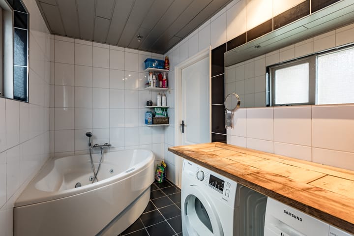 Photo 33 of Burgemeester van Loonstraat 18