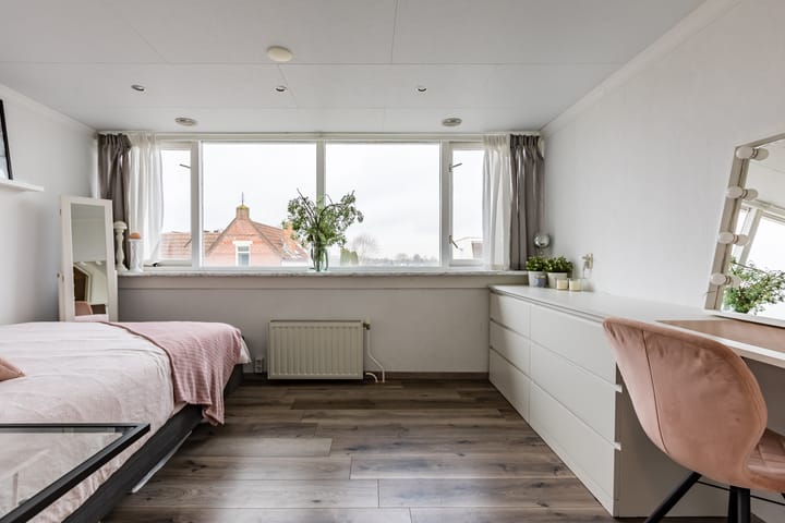 Photo 41 of Burgemeester van Loonstraat 18